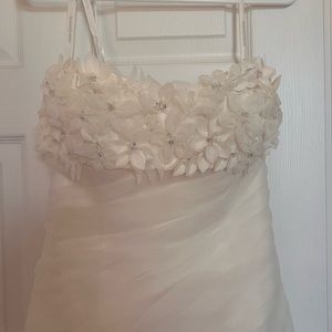 Wedding dress. In perfect condition.